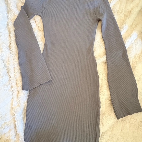 H&M Dresses & Skirts - H&M gray mid length dress, size small